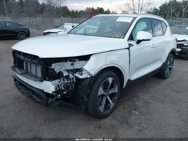 YV4L12UJ5S2571013 2025 VOLVO XC40 - Image 2