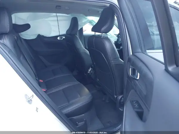 YV4L12UJ5S2571013 2025 VOLVO XC40 - Image 8