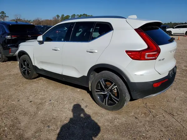 YV4L12UJ5S2576650 2025 VOLVO XC40 - Image 2