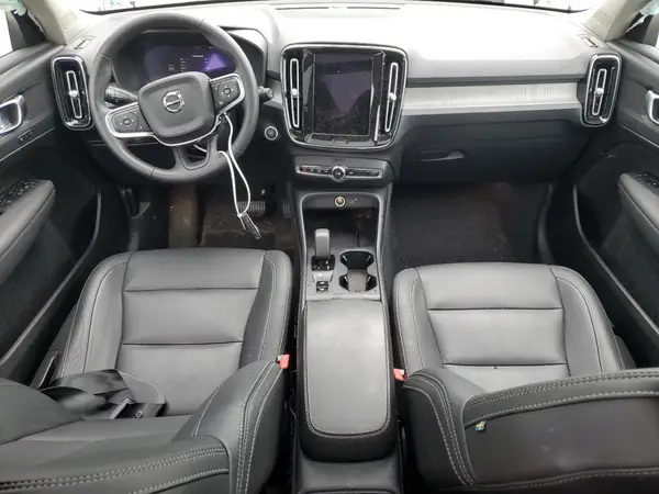 YV4L12UJ6S2472054 2025 VOLVO XC40 - Image 8