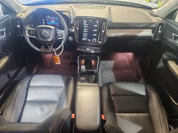 YV4L12UJ6S2475097 2025 VOLVO XC40 - Image 8