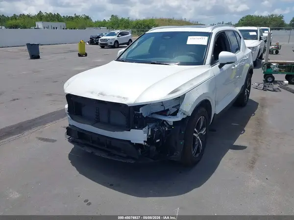 YV4L12UJ6S2582568 2025 VOLVO XC40 - Image 2