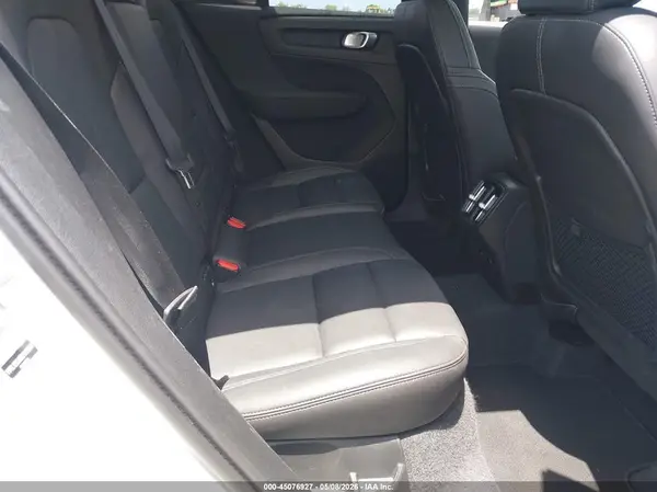 YV4L12UJ6S2582568 2025 VOLVO XC40 - Image 8