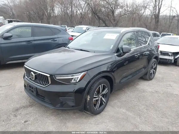 YV4L12UJ7S2556058 2025 VOLVO XC40 - Image 2