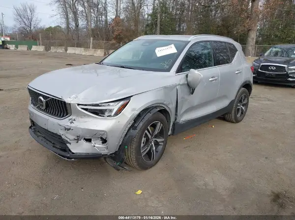 YV4L12UJ8S2520167 2025 VOLVO XC40 - Image 2