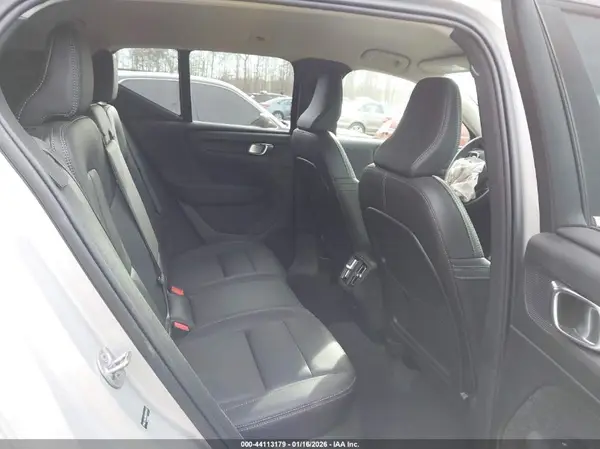 YV4L12UJ8S2520167 2025 VOLVO XC40 - Image 8