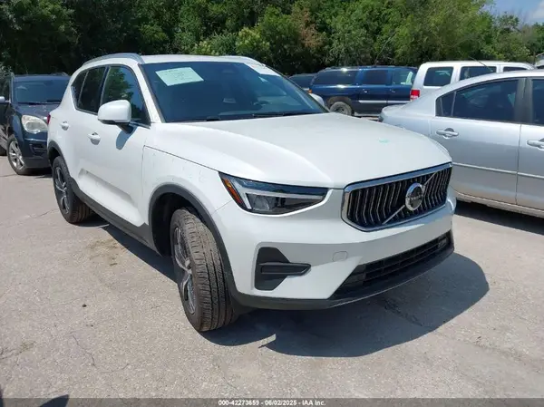 YV4L12UJ8S2544646 2025 VOLVO XC40 - Image 1