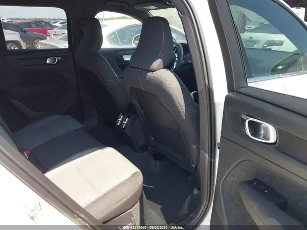 YV4L12UJ8S2544646 2025 VOLVO XC40 - Image 8