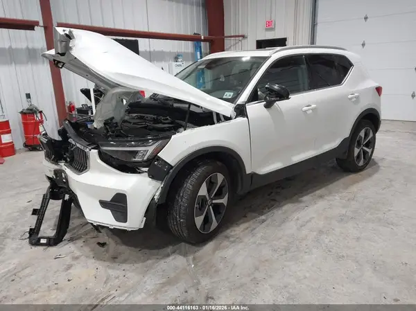 YV4L12UJ8S2557106 2025 VOLVO XC40 - Image 2