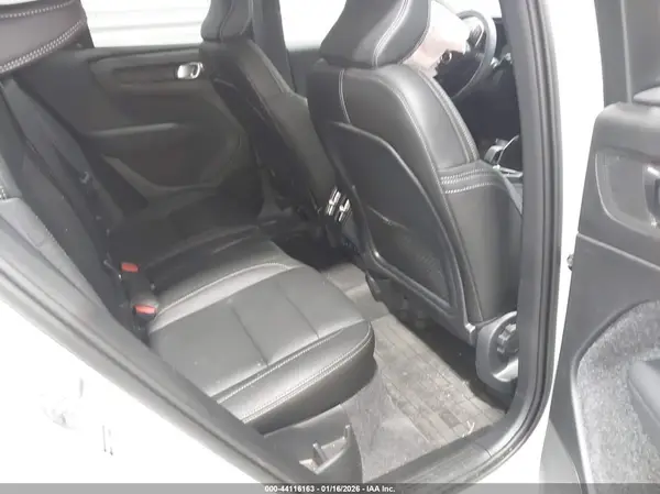 YV4L12UJ8S2557106 2025 VOLVO XC40 - Image 8