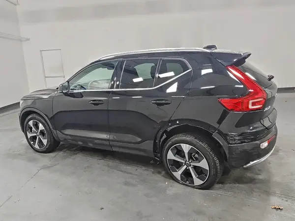YV4L12UJ8S2607387 2025 VOLVO XC40 - Image 2