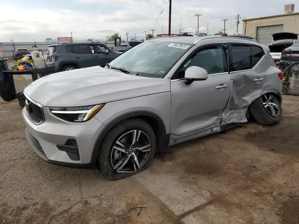 YV4L12UJ9S2476289 2025 VOLVO XC40 - Image 1