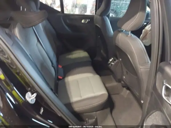 YV4L12UJ9S2544719 2025 VOLVO XC40 - Image 8