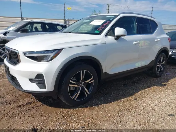 YV4L12UJ9S2568986 2025 VOLVO XC40 - Image 2