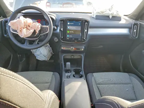 YV4L12UJ9S2577638 2025 VOLVO XC40 - Image 8
