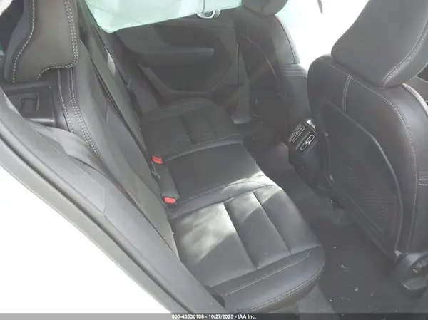YV4L12UJ9S2603509 2025 VOLVO XC40 - Image 8