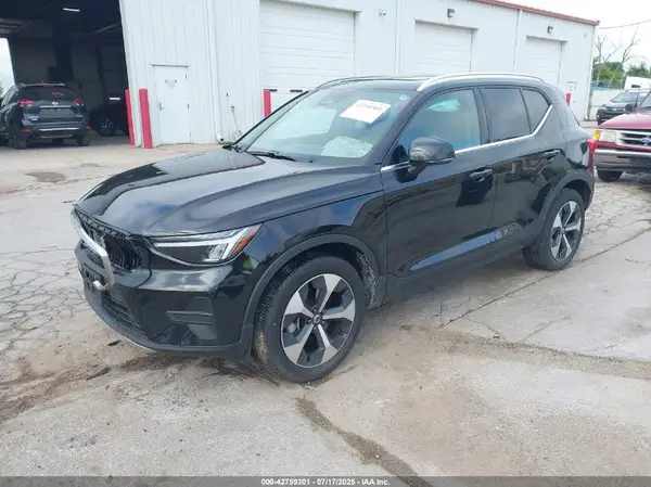 YV4L12UJXS2466208 2025 VOLVO XC40 - Image 2