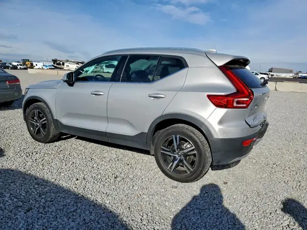 YV4L12UJXS2473823 2025 VOLVO XC40 - Image 2
