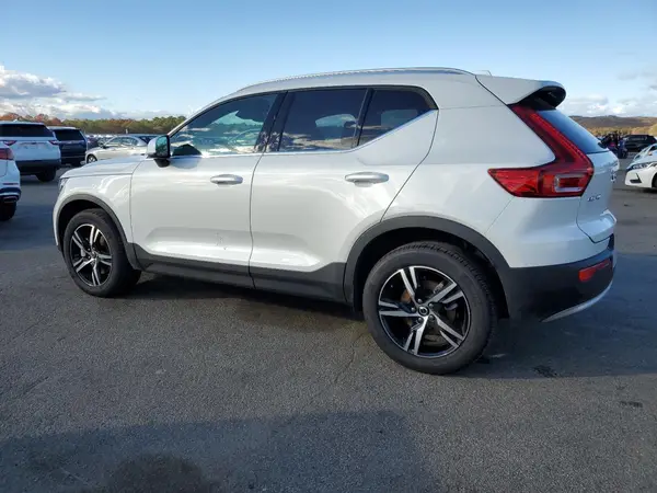 YV4L12UJXS2542901 2025 VOLVO XC40 - Image 2
