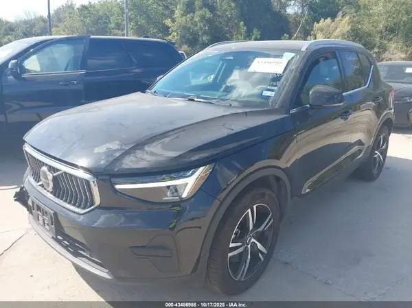 YV4L12UJXS2557950 2025 VOLVO XC40 - Image 2