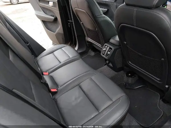 YV4L12UJXS2586753 2025 VOLVO XC40 - Image 8