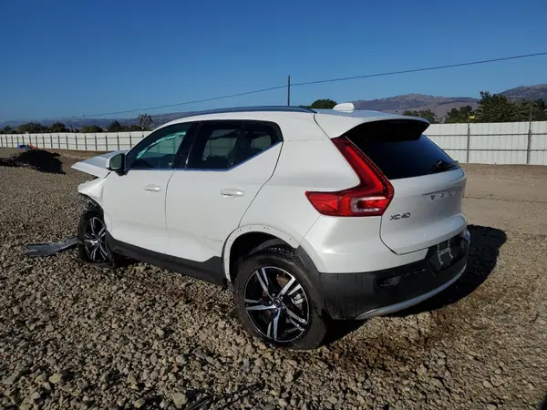 YV4L12UJXS2591709 2025 VOLVO XC40 - Image 2