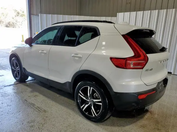 YV4L12UK0R2337302 2024 VOLVO XC40 - Image 2