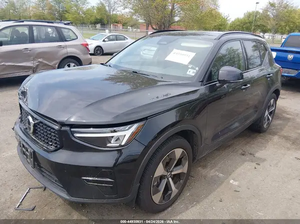 YV4L12UK1R2311095 2024 VOLVO XC40 - Image 2