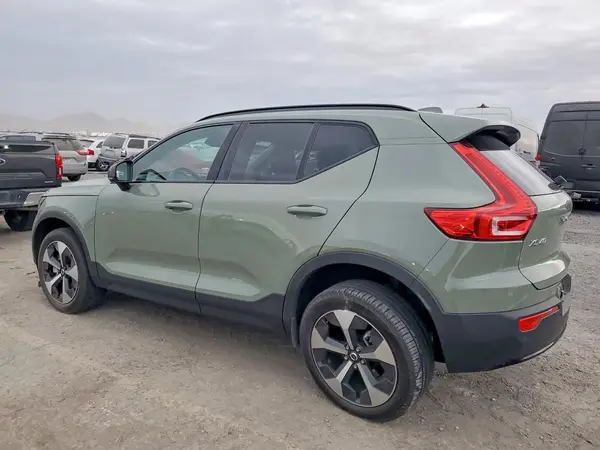 YV4L12UK1R2364461 2024 VOLVO XC40 - Image 2