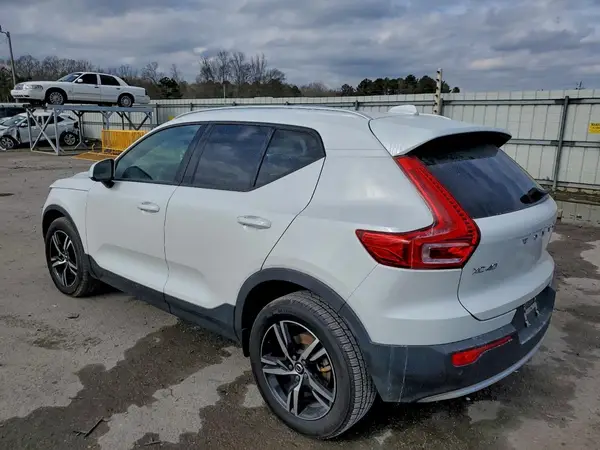 YV4L12UK2P2964984 2023 VOLVO XC40 - Image 2