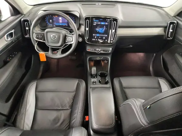 YV4L12UK2R2211653 2024 VOLVO XC40 - Image 8