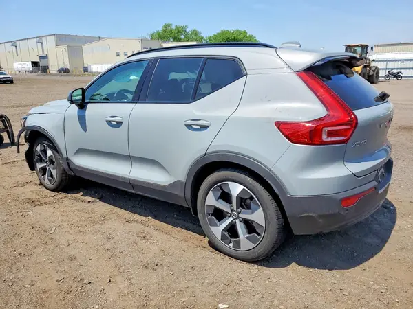 YV4L12UK2R2258620 2024 VOLVO XC40 - Image 2