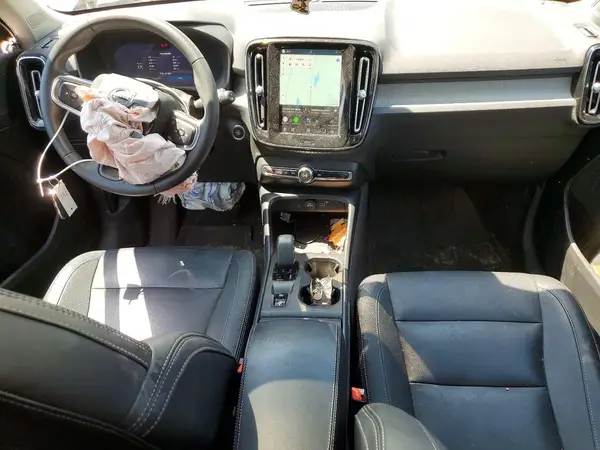 YV4L12UK2R2258620 2024 VOLVO XC40 - Image 8