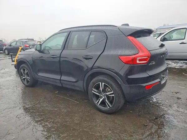 YV4L12UK2R2324292 2024 VOLVO XC40 - Image 2