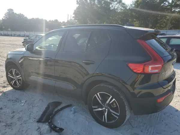 YV4L12UK2R2334739 2024 VOLVO XC40 - Image 2