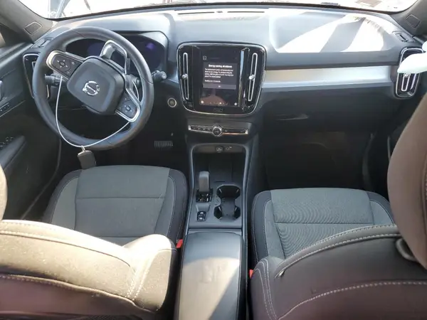 YV4L12UK2R2334739 2024 VOLVO XC40 - Image 8