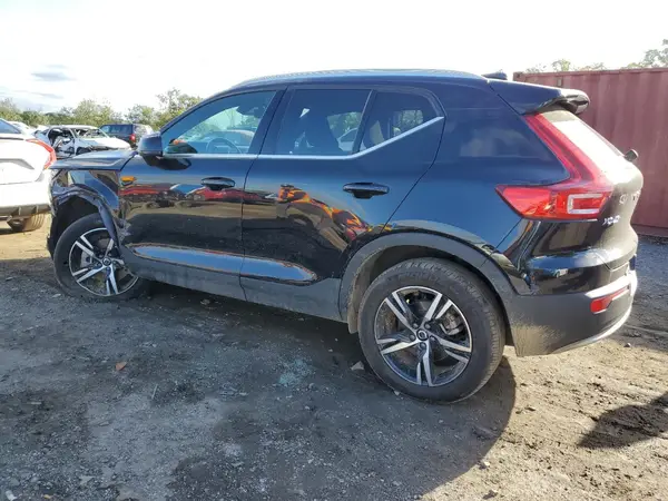 YV4L12UK2R2336331 2024 VOLVO XC40 - Image 2