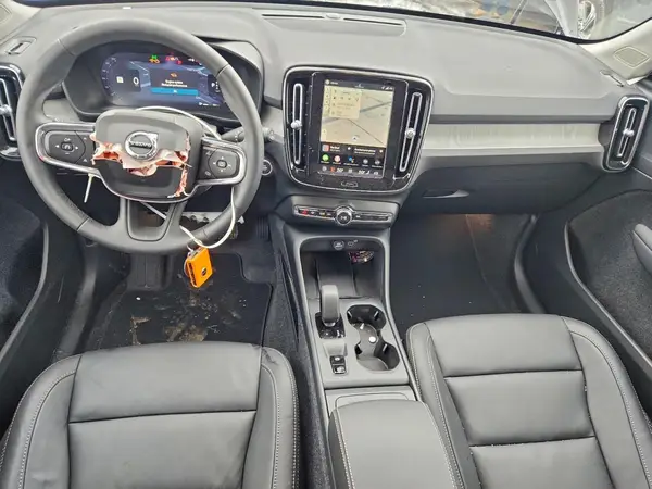 YV4L12UK2T2697761 2026 VOLVO XC40 - Image 8