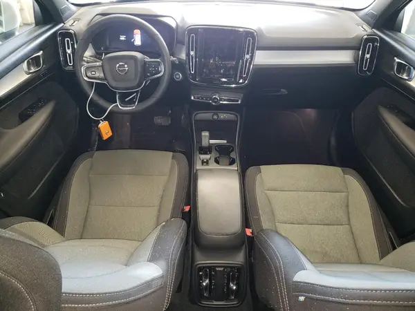 YV4L12UK3P2959552 2023 VOLVO XC40 - Image 8