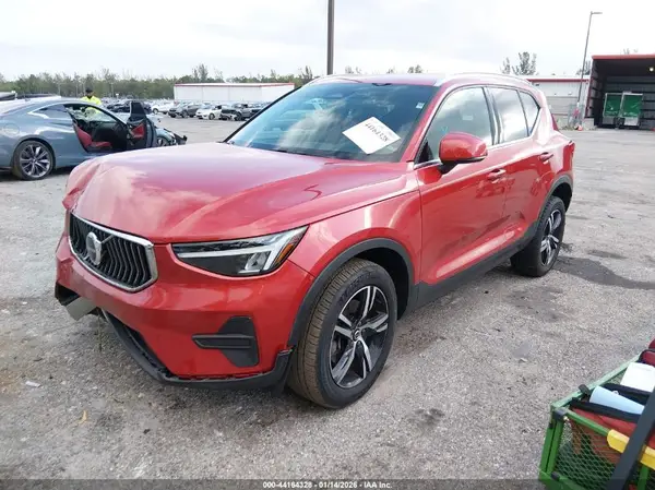 YV4L12UK3R2315858 2024 VOLVO XC40 - Image 2
