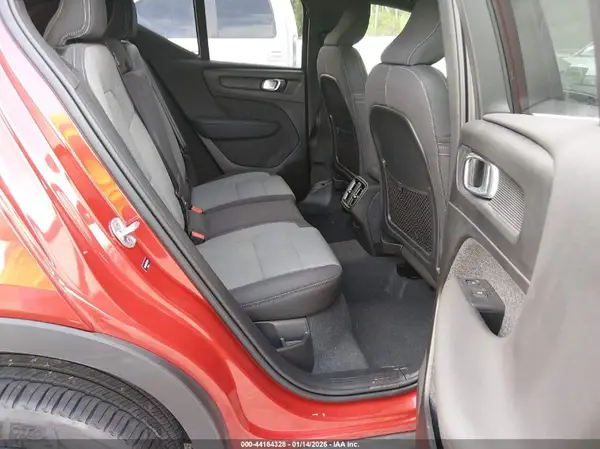 YV4L12UK3R2315858 2024 VOLVO XC40 - Image 8