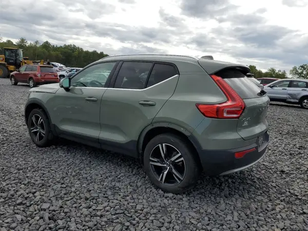 YV4L12UK3R2326956 2024 VOLVO XC40 - Image 2