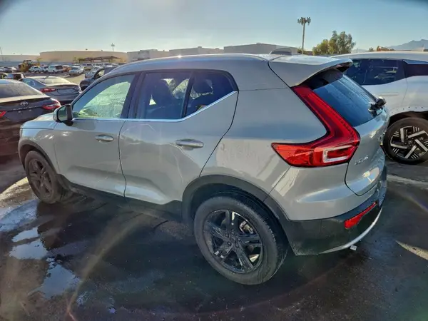 YV4L12UK3R2343868 2024 VOLVO XC40 - Image 2