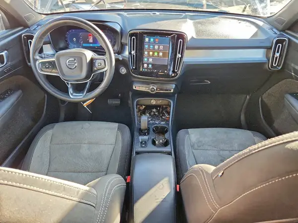 YV4L12UK3R2343868 2024 VOLVO XC40 - Image 8