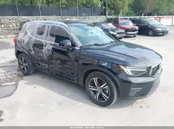 YV4L12UK3R2352103 2024 VOLVO XC40