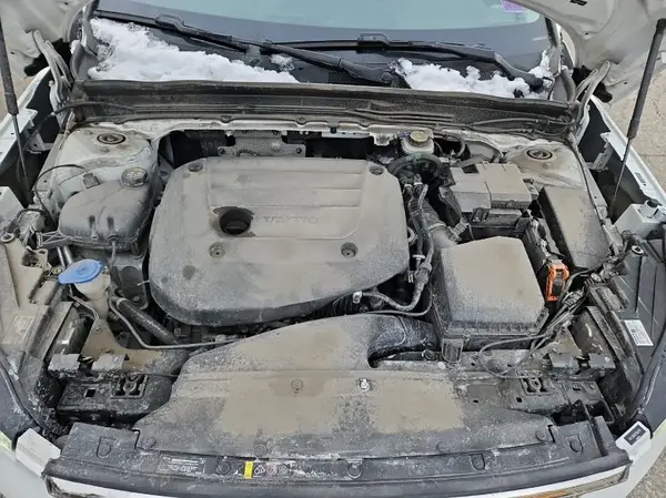 YV4L12UK4P2064314 2023 VOLVO XC40 - Image 2