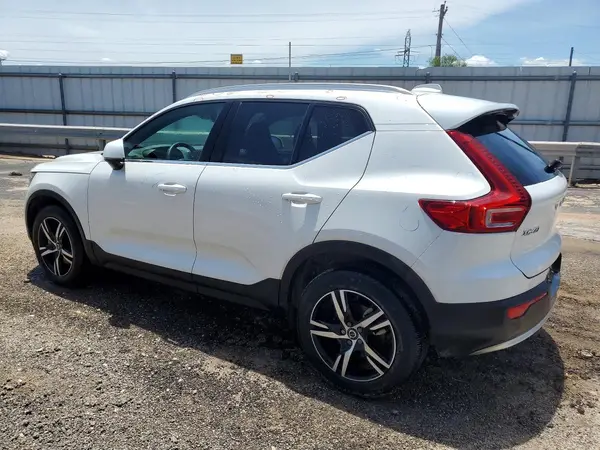 YV4L12UK4R2264855 2024 VOLVO XC40 - Image 2