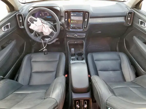 YV4L12UK4R2285656 2024 VOLVO XC40 - Image 8