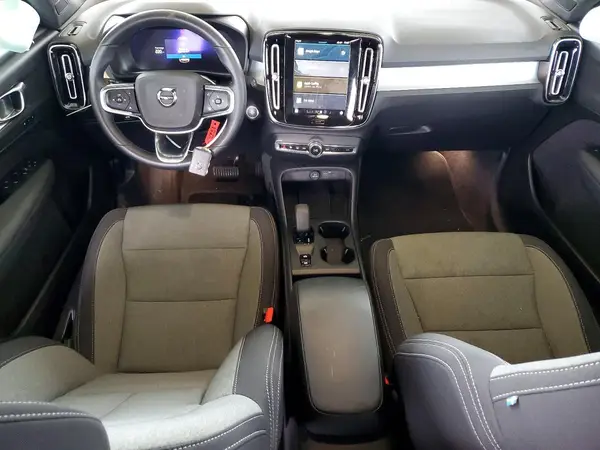 YV4L12UK4R2337836 2024 VOLVO XC40 - Image 8