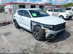 YV4L12UK5R2201862 2024 VOLVO XC40